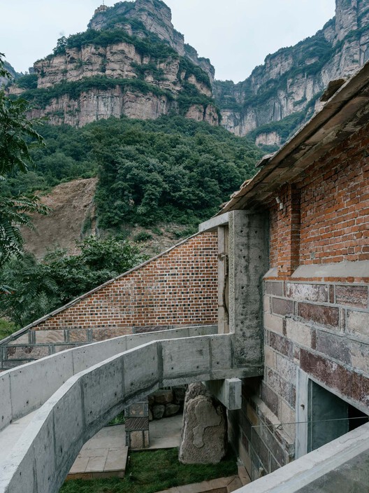 Taihang Xinyu Art Museum / Wang Chong Studio - Exterior Photography, Stairs